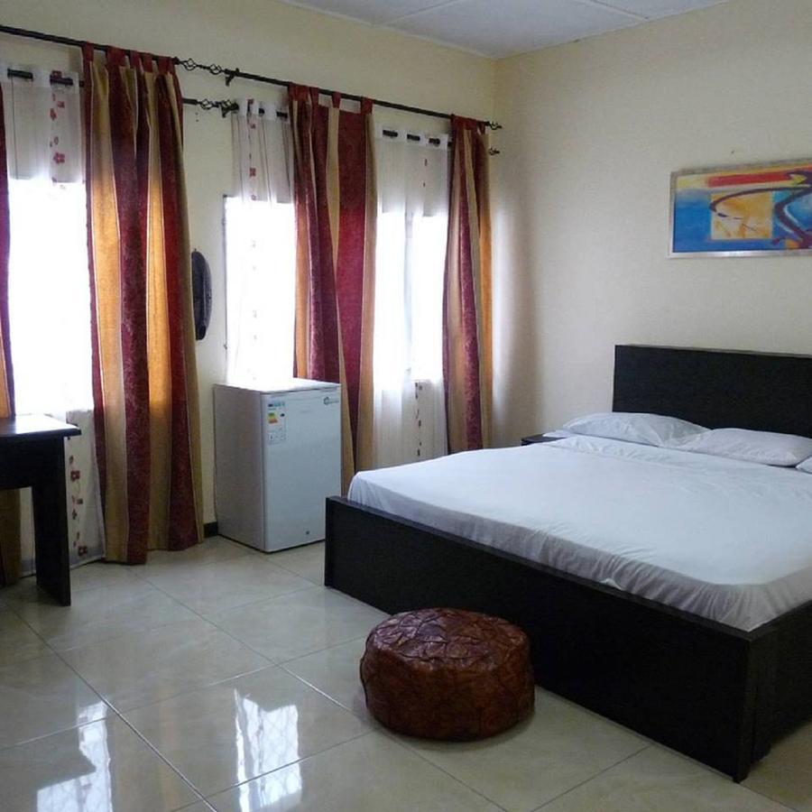 Maryland Guesthouse Monrovia Exteriör bild